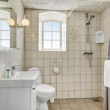 3 Bedroom Cozy In *