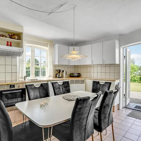 3 Bedroom Cozy In