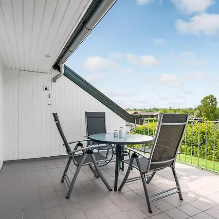 3 Bedroom Cozy In Lägenhet