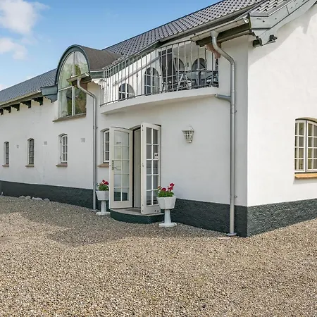 3 Bedroom Cozy In Hejls